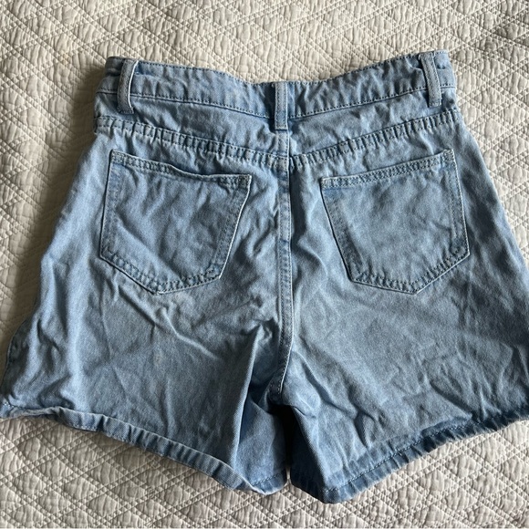 Princess Polly shorts, great condition, dm for more information! - Picture 2 of 3